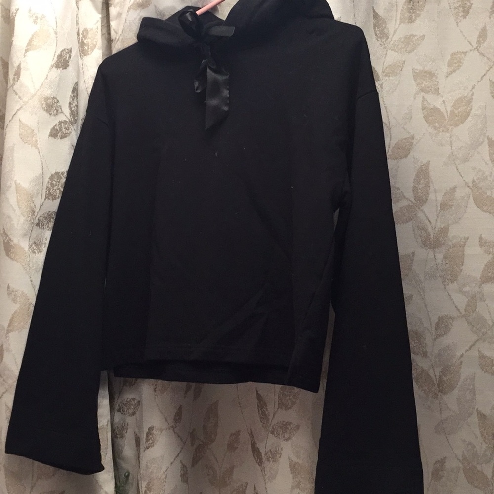 Black sweatshirt